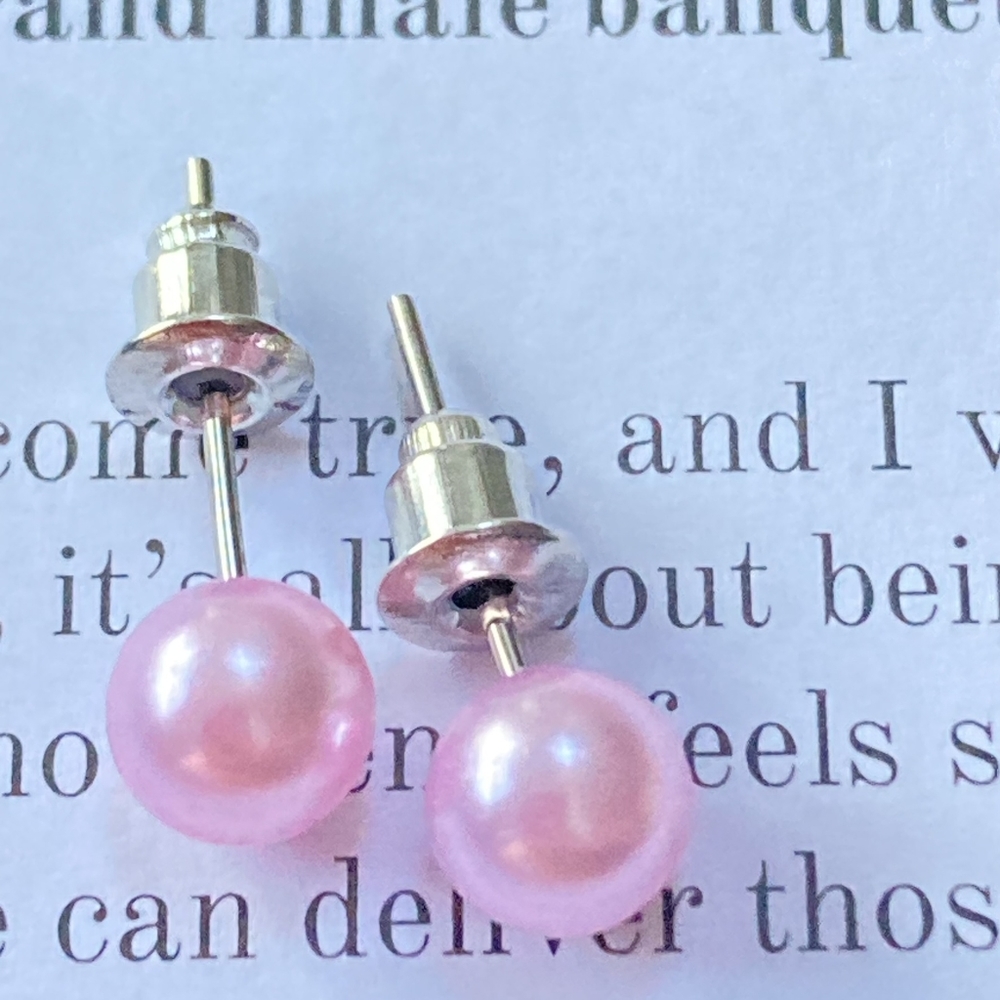 BNWT Candy Pink Barbiecore Stud Earrings - Playful and Vibrant - Picture 4 of 10